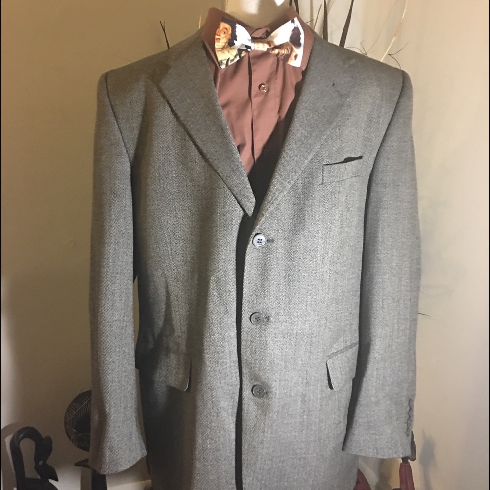 100% wool and polyester Adolfo men’s 44L blazer!